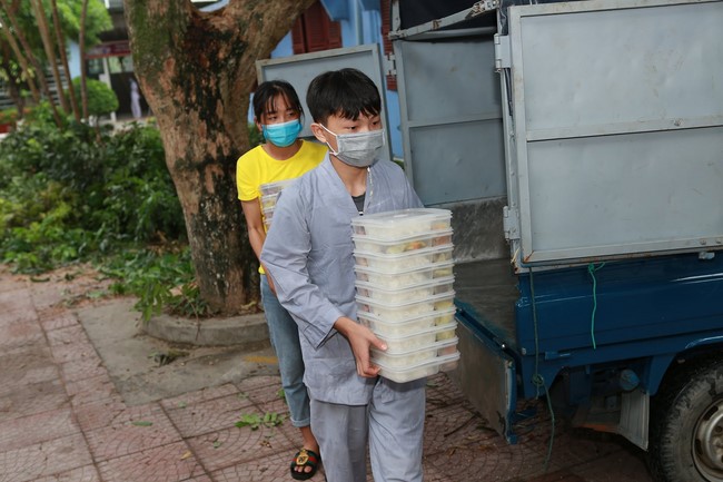Charity of  Dong Cao pagoda